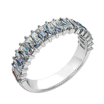 A platinum or white gold women's baguette cut diamonds wedding ring 